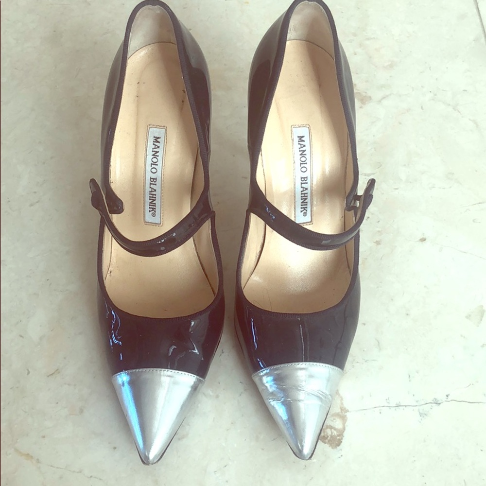 Manolo blahnik navy pumps size 9.5